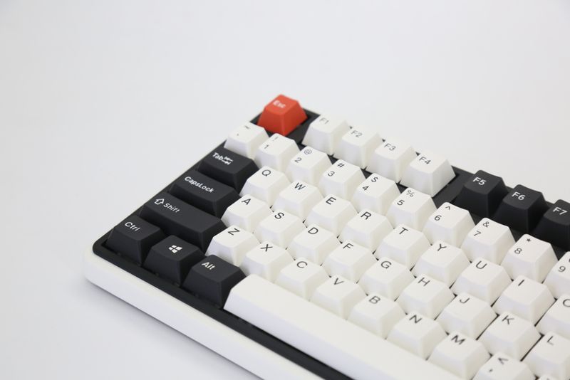 Varmilo VXT81 Minilo Retro / Cherry MX Black Clear-Top 8