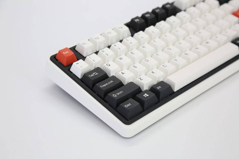 Varmilo VXT81 Minilo Retro / Cherry MX Black Clear-Top 11
