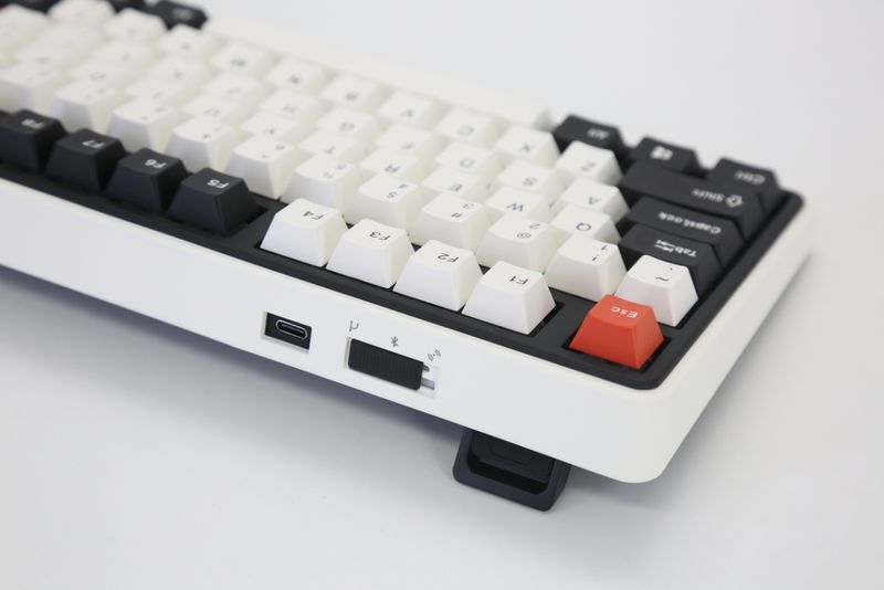 Varmilo VXT81 Minilo Retro / Cherry MX Black Clear-Top 12