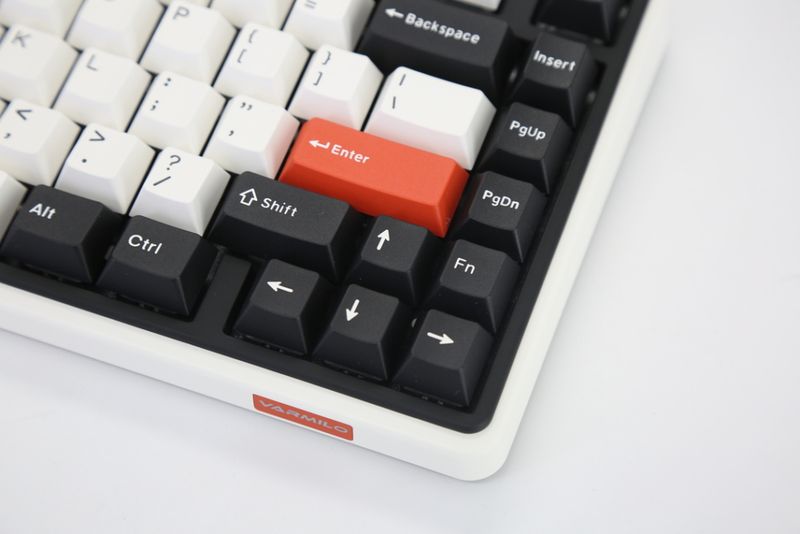 Varmilo VXT81 Minilo Retro / Cherry MX Black Clear-Top 17