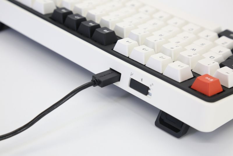 Varmilo VXT81 Minilo Retro / Cherry MX Black Clear-Top 19